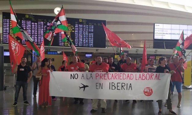 UGT denuncia servicios mínimos abusivos en las dos jornadas de huelga del personal de tierra de Iberia, en el aeropuerto de Bilbao
